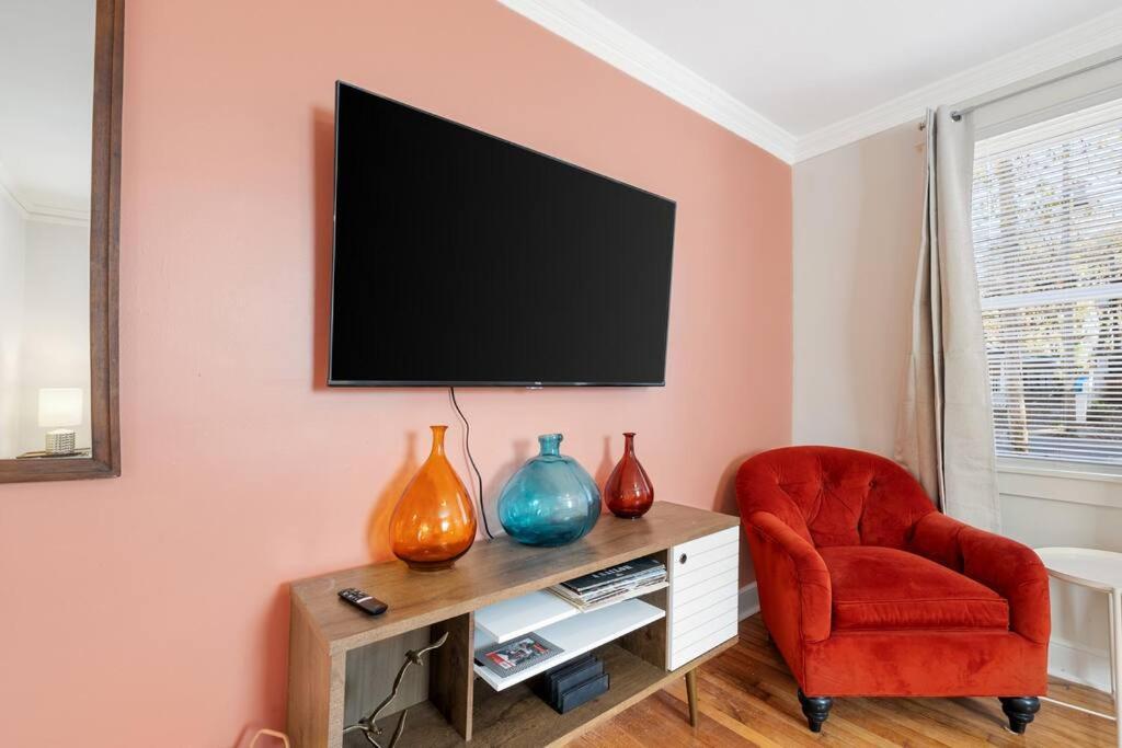 70s Boho Near Zoo & Liberty Bowl! Apartment